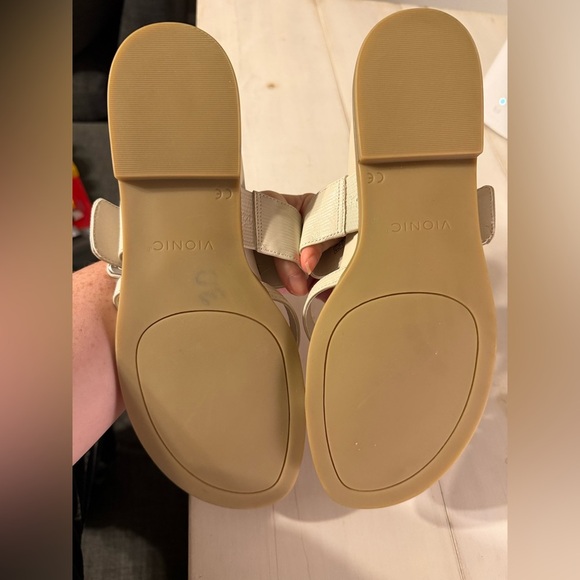 Vionic Women's, Julep Sandal in Cream 9.5 - Picture 5 of 6